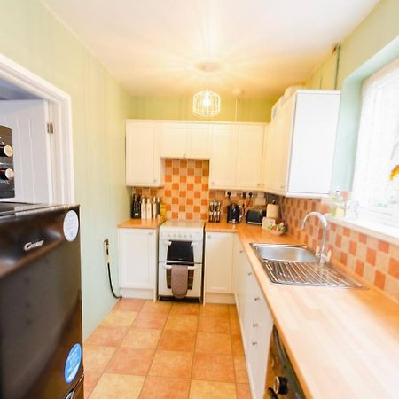 4 Bed - 2 Baths 1 Walk In Shower Lots Of Parking Ипсвич Экстерьер фото