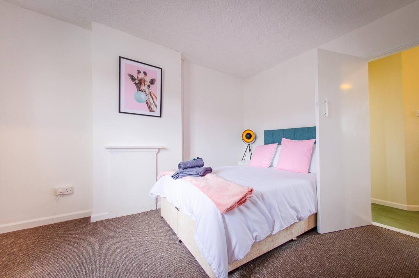 4 Bed - 2 Baths 1 Walk In Shower Lots Of Parking Ипсвич Экстерьер фото
